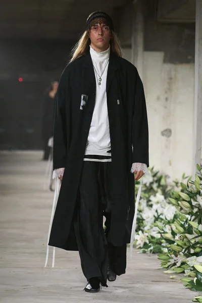 Look 37